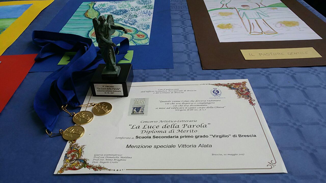 Diploma, medaglie e Vittoria Alata